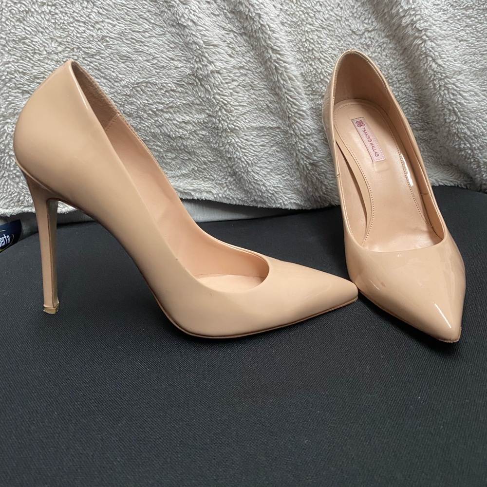 Beige Tsakiris Mallas heels